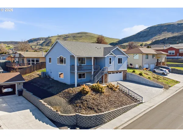 $509,000 | 1704 Oakwood Drive, The Dalles, OR 97058