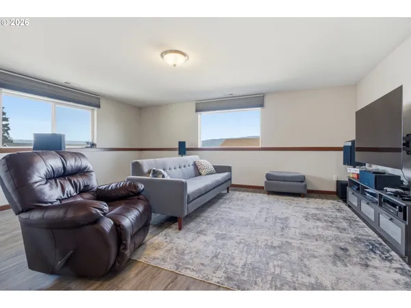 $509,000 | 1704 Oakwood Drive, The Dalles, OR 97058
