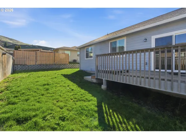 $509,000 | 1704 Oakwood Drive, The Dalles, OR 97058