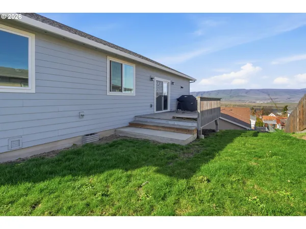 $509,000 | 1704 Oakwood Drive, The Dalles, OR 97058