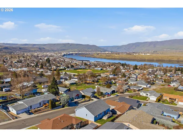 $509,000 | 1704 Oakwood Drive, The Dalles, OR 97058