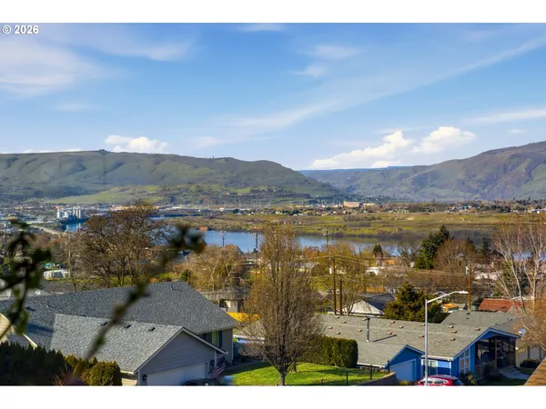 $509,000 | 1704 Oakwood Drive, The Dalles, OR 97058