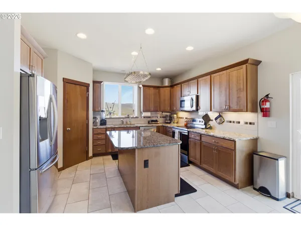 $509,000 | 1704 Oakwood Drive, The Dalles, OR 97058