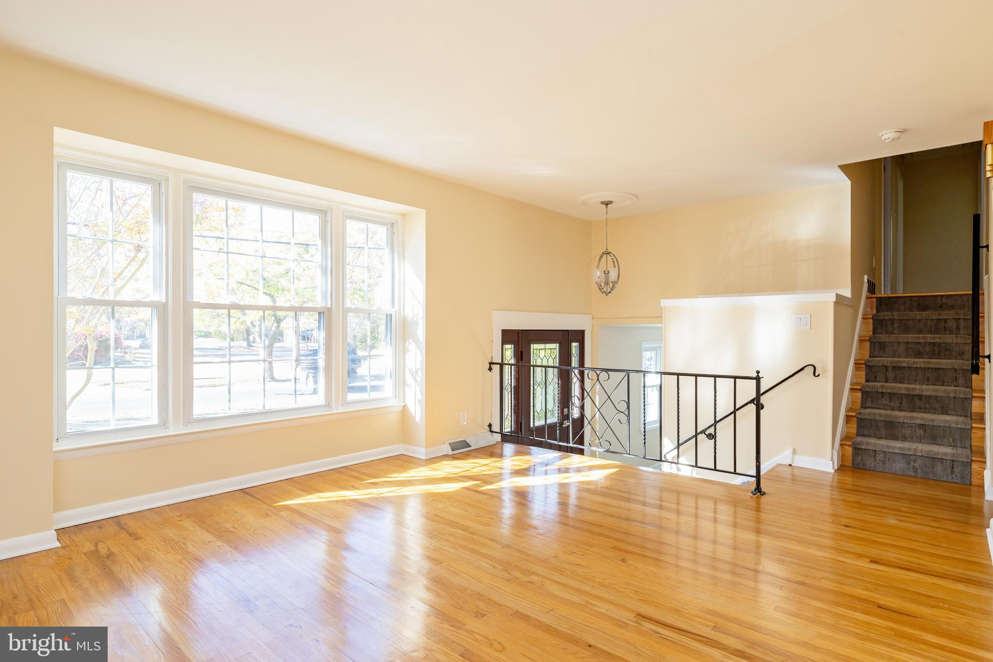 111 Round Hill Road Voorhees, NJ 08043 - Photo 11 of 50 Living room overlooks front door