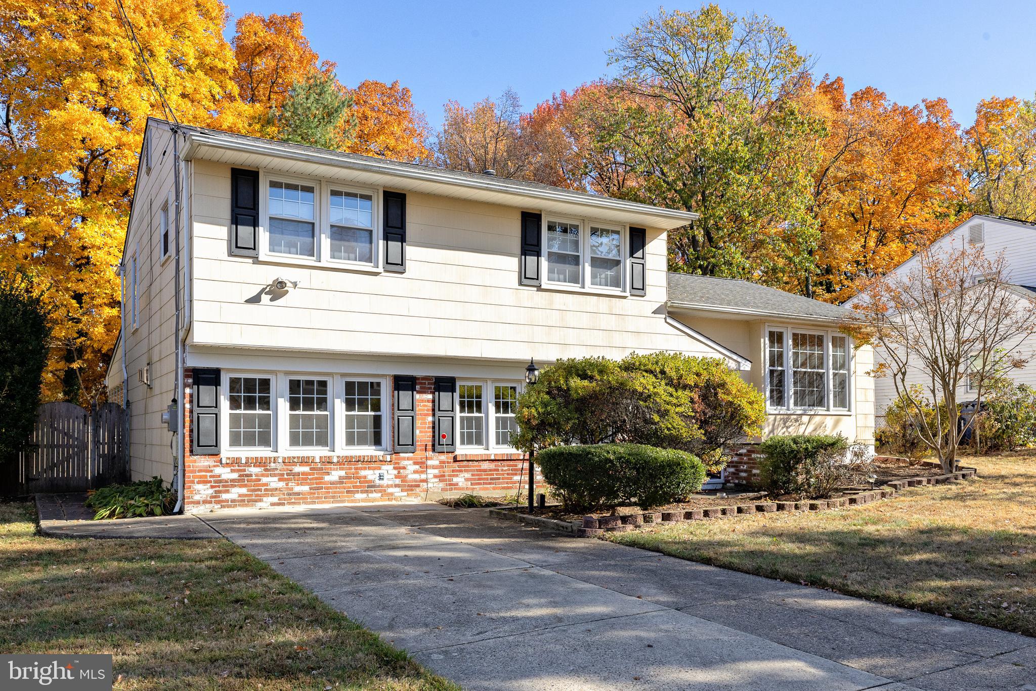 111 Round Hill Road Voorhees, NJ 08043 - Photo 3 of 50 Gallery Image 3