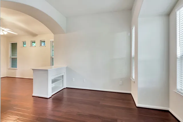 $4,300 | 31 Middle Gate Place, The Woodlands, TX 77382