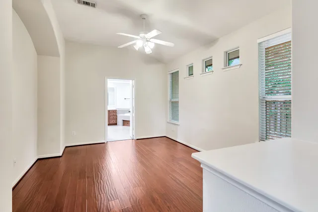 $4,300 | 31 Middle Gate Place, The Woodlands, TX 77382