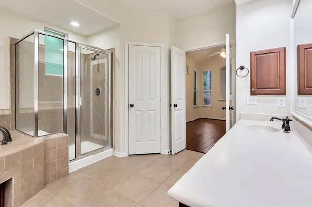 $4,300 | 31 Middle Gate Place, The Woodlands, TX 77382