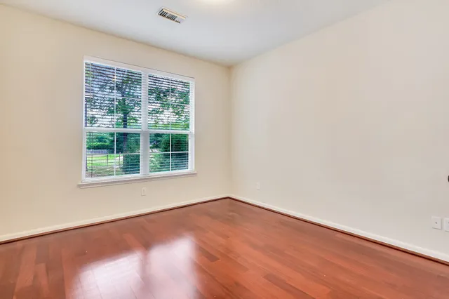 $4,300 | 31 Middle Gate Place, The Woodlands, TX 77382