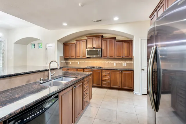 $4,300 | 31 Middle Gate Place, The Woodlands, TX 77382