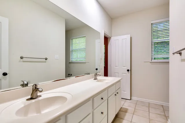 $4,300 | 31 Middle Gate Place, The Woodlands, TX 77382