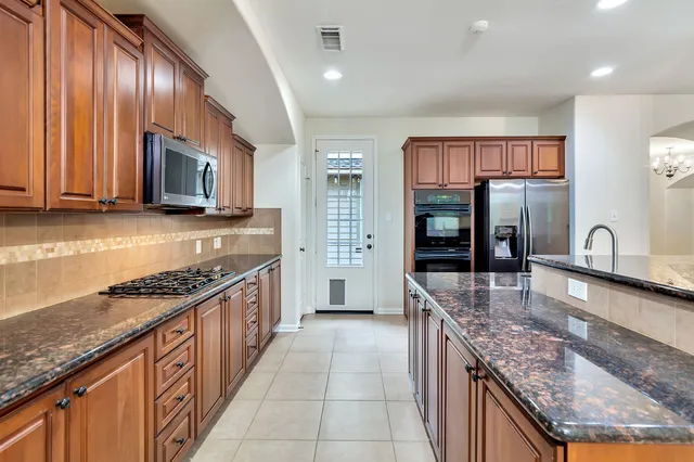 $4,300 | 31 Middle Gate Place, The Woodlands, TX 77382