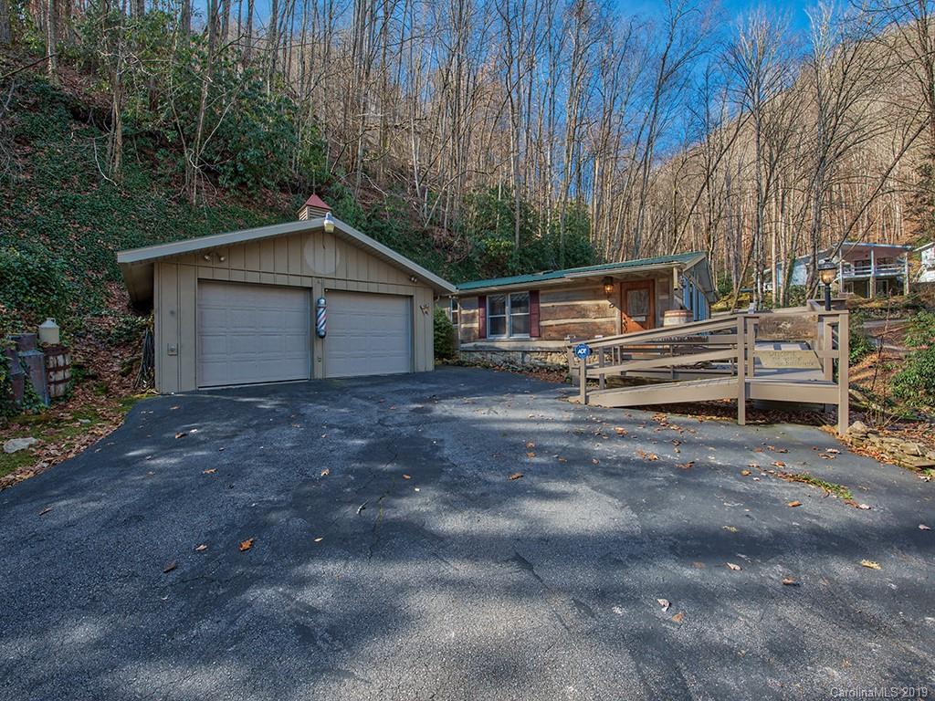 186 Wayah Zooshuga Road Maggie Valley, NC 28751 - Photo 3 of 35 Gallery Image 3