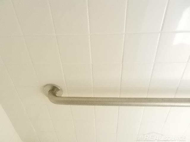 8673 Superior Street Center Line, MI 48015 - Photo 55 of 66 Main Bath Tile