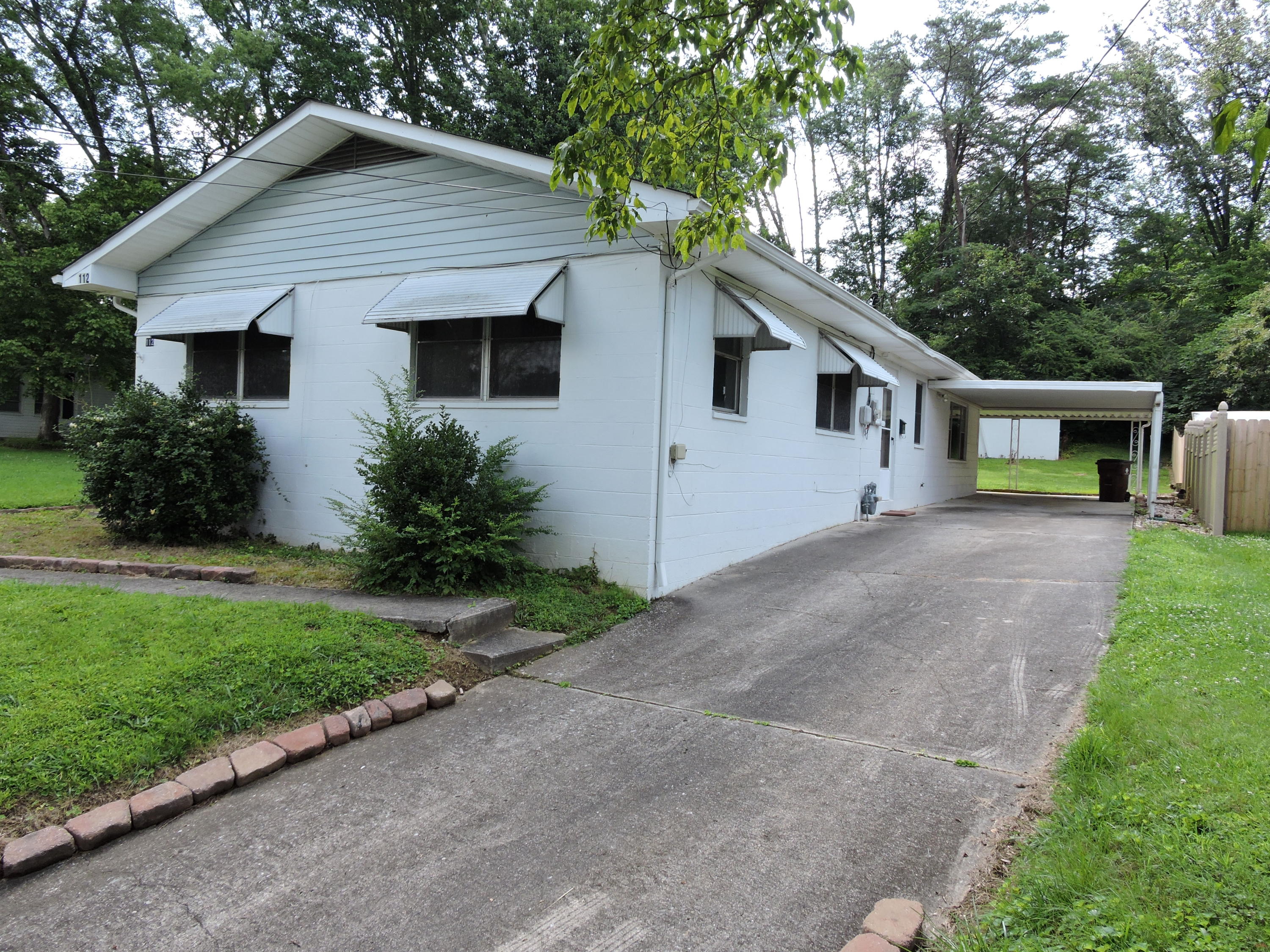 112 Pratt Lane Oak Ridge, TN 37830 - Photo 2 of 18 2017-07-02 23.42.53