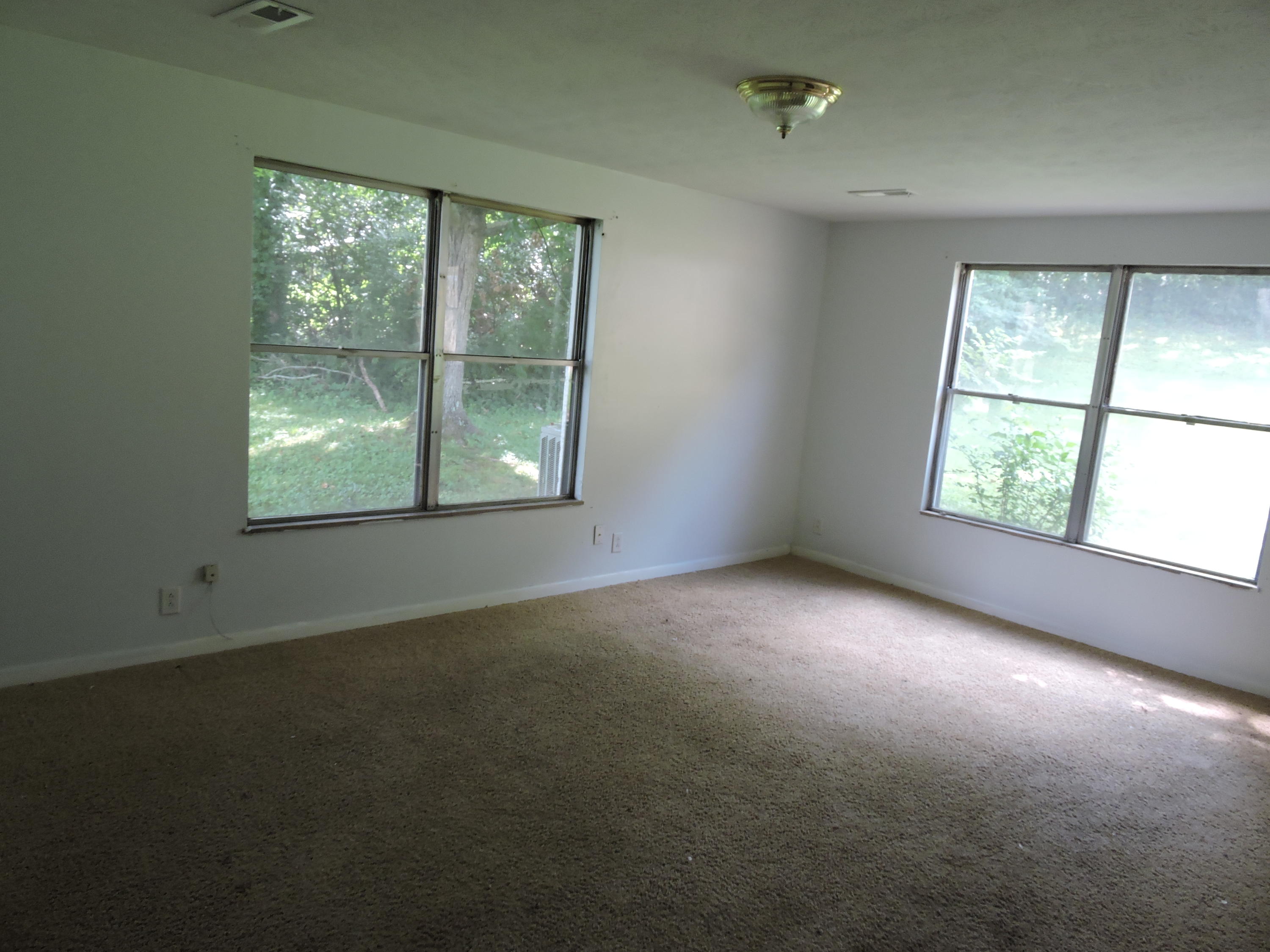 112 Pratt Lane Oak Ridge, TN 37830 - Photo 12 of 18 2017-07-02 23.46.08