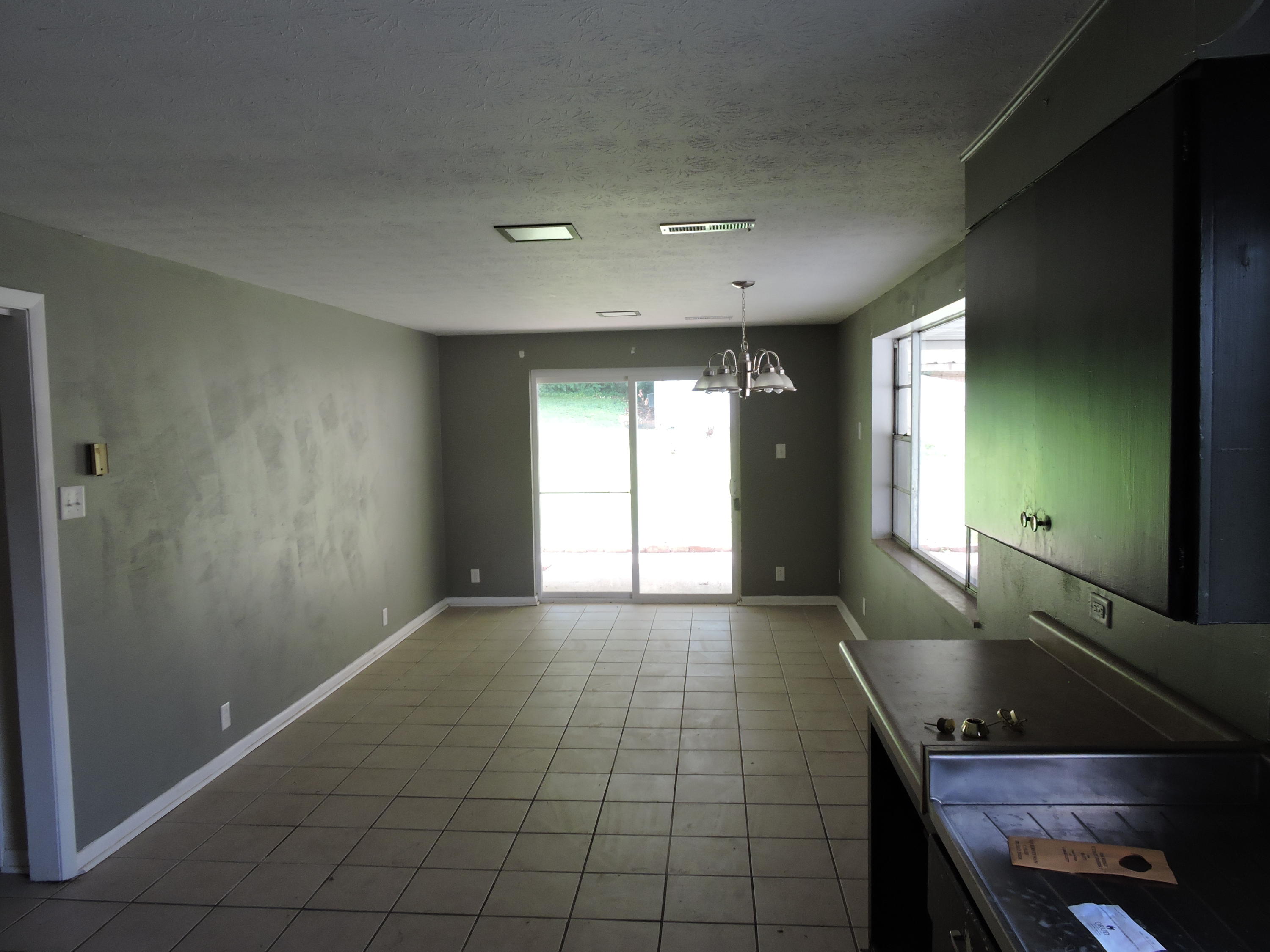 112 Pratt Lane Oak Ridge, TN 37830 - Photo 14 of 18 2017-07-02 23.47.01