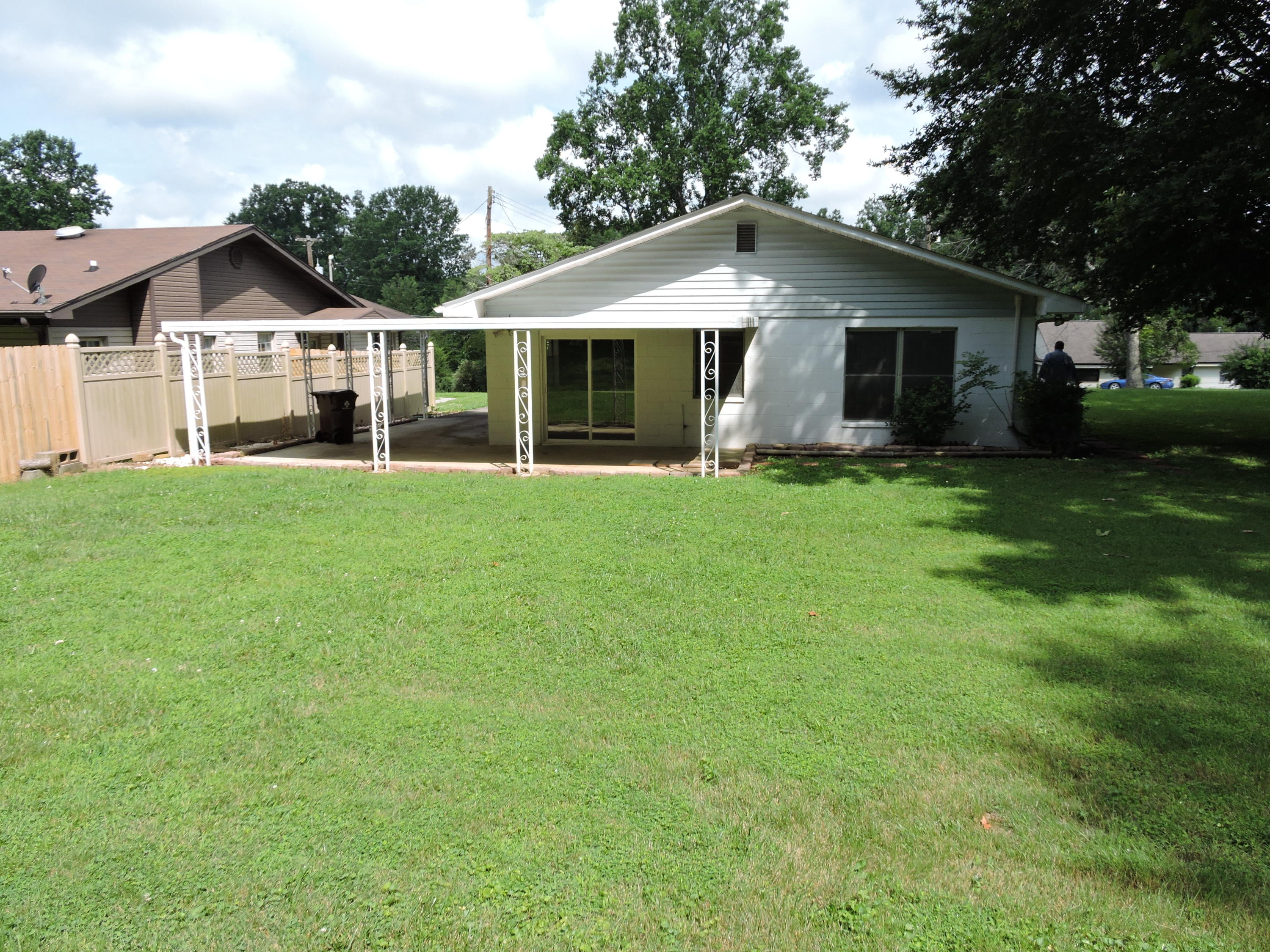 112 Pratt Lane Oak Ridge, TN 37830 - Photo 7 of 18 2017-07-02 23.44.09