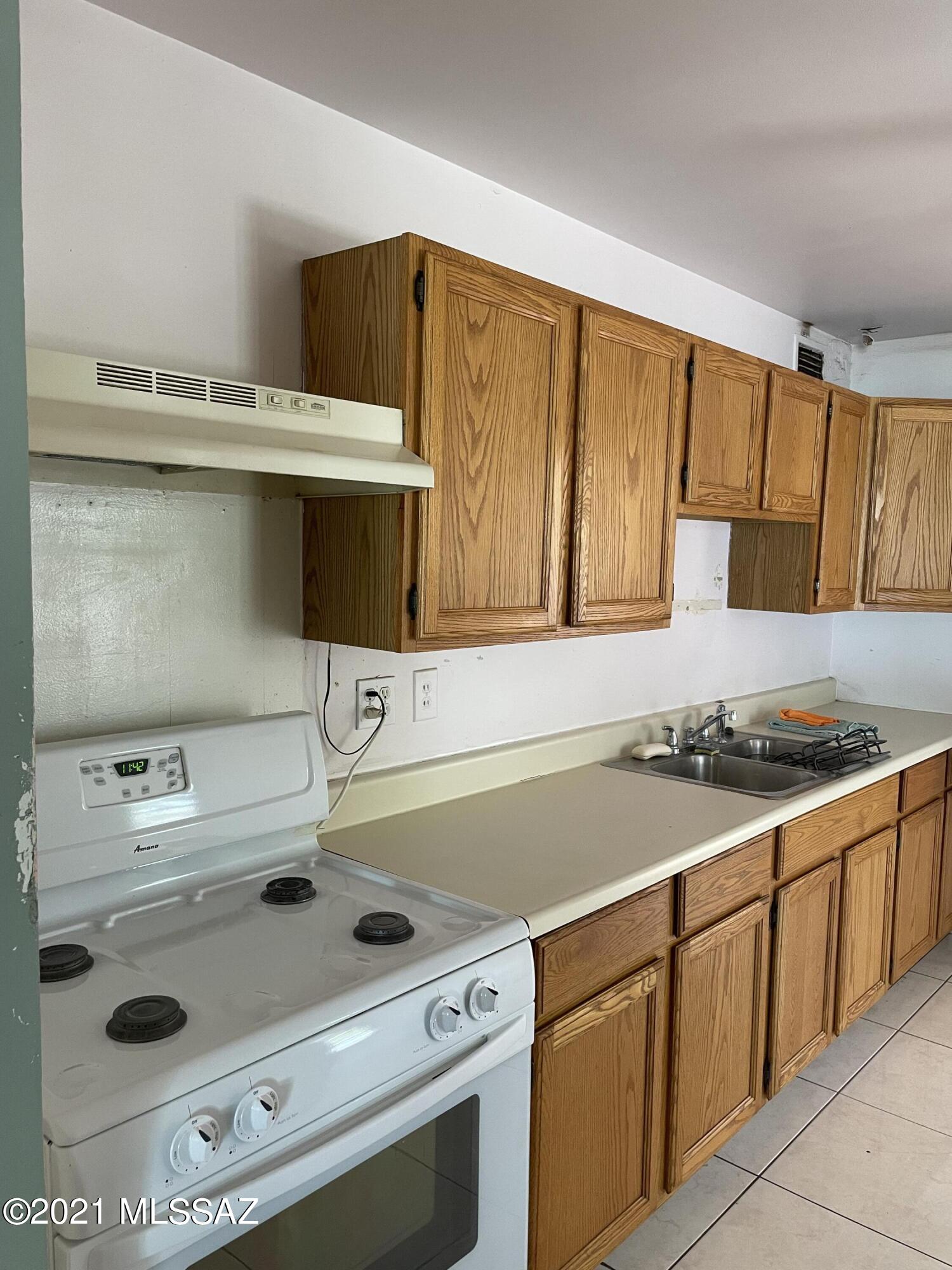 3715 East 25th Street Tucson, AZ 85713 - Photo 5 of 8