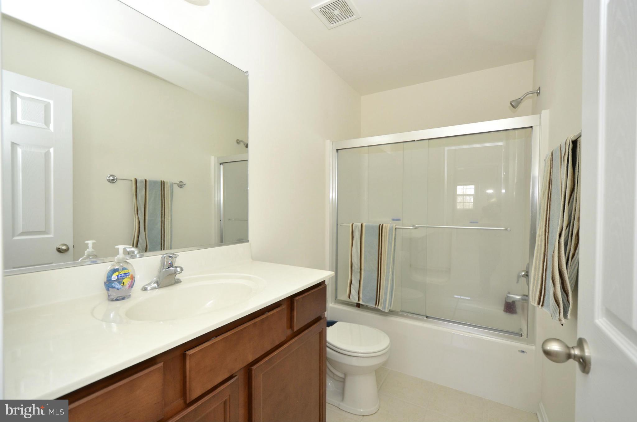 1511 Lee Way Edgewater, MD 21037 - Photo 19 of 30 Hall Bath