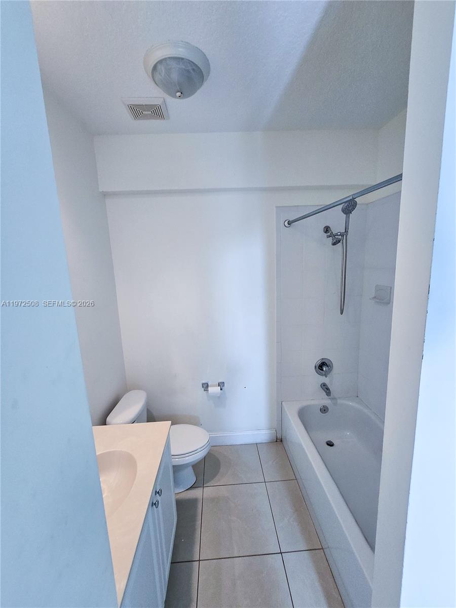 4216 Leo Lane, Unit 2E Riviera Beach, FL 33410 - Photo 4 of 8