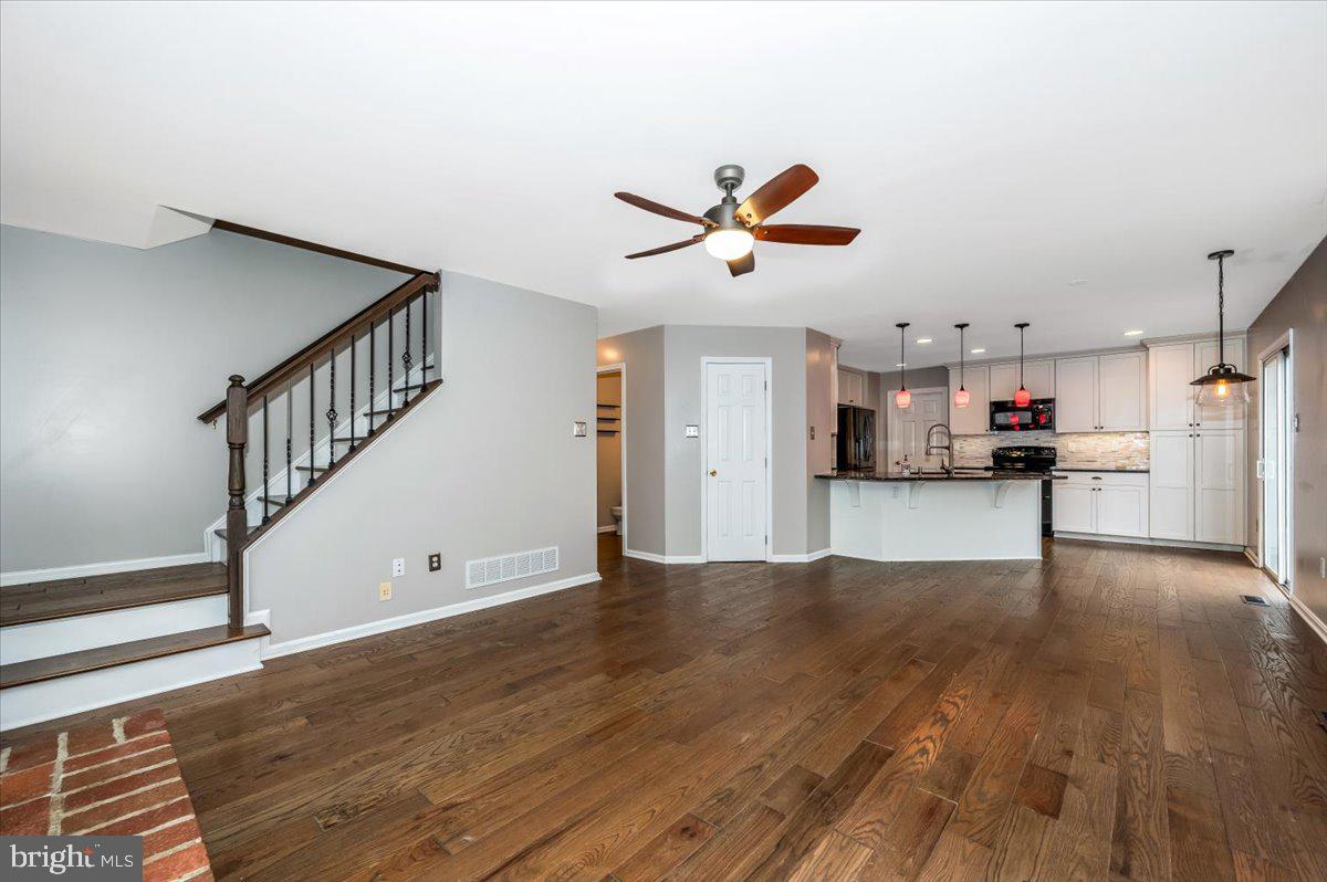 7740 Talbot Run Road Mount Airy, MD 21771 - Photo 15 of 78 Living Room