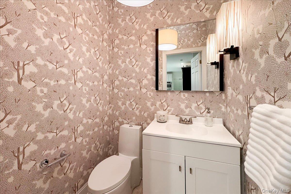 32 Rolling Ridge Road White Plains, NY 10605 - Photo 13 of 32 Powder Room