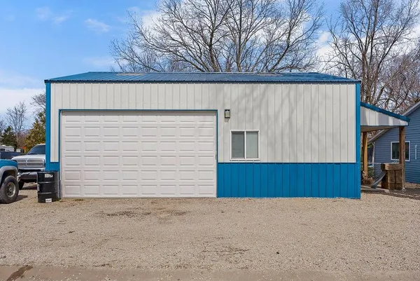 $270,000 | 200 West 2nd Street, Garden City, MO 64747