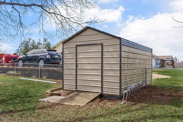 $270,000 | 200 West 2nd Street, Garden City, MO 64747