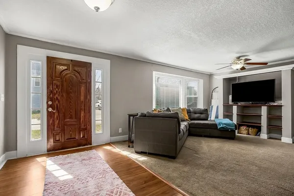 $270,000 | 200 West 2nd Street, Garden City, MO 64747