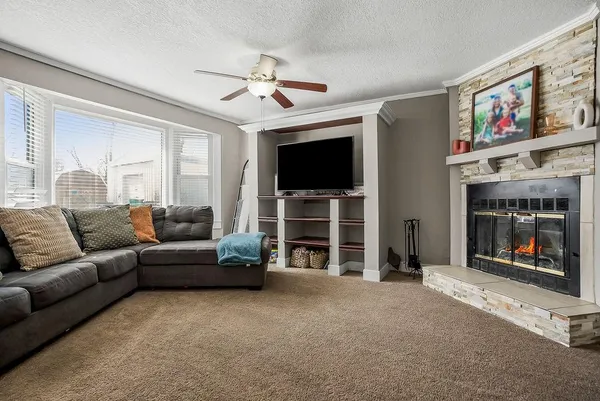 $270,000 | 200 West 2nd Street, Garden City, MO 64747