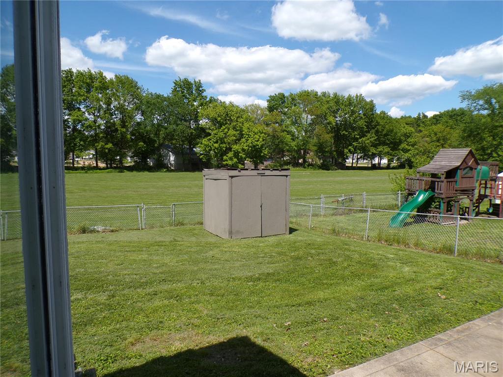 1301 Birch Drive Pacific, MO 63069 - Photo 2 of 11