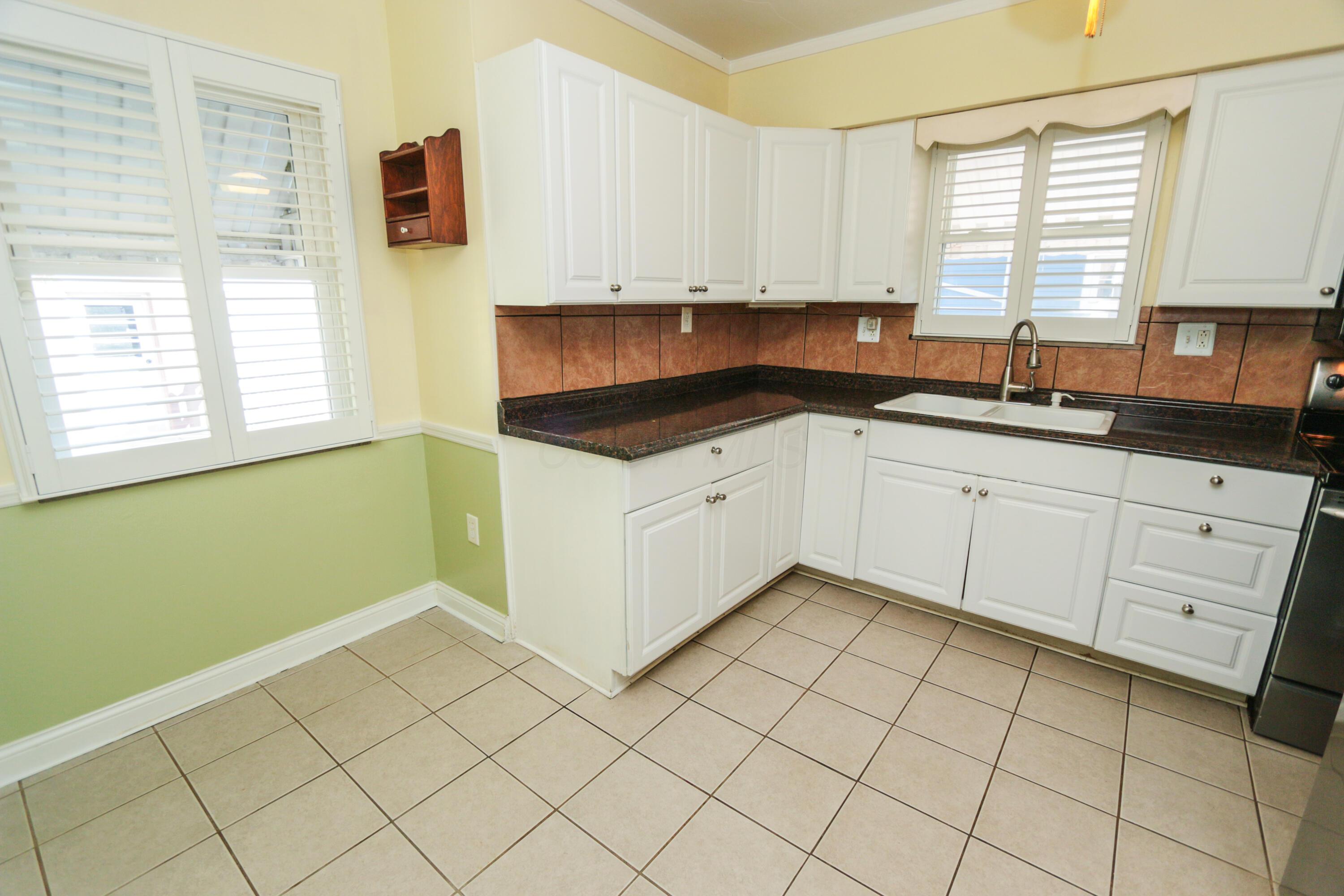 148 Demorest Road Columbus, OH 43204 - Photo 13 of 44 148 Demorest Ave-9