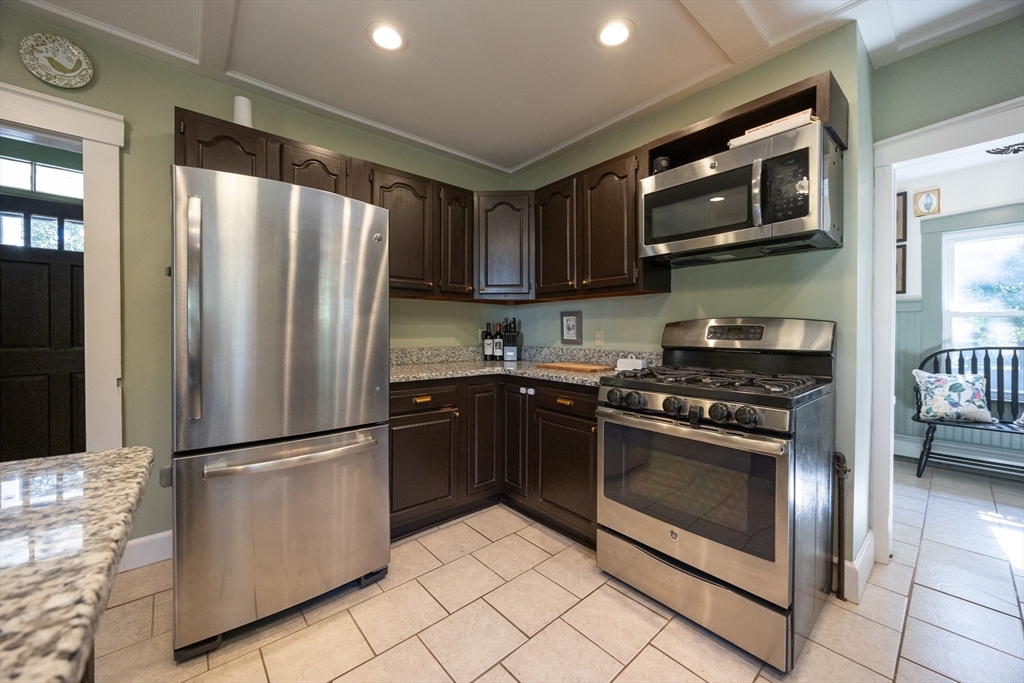 102 Centre Street Danvers, MA 01923 - Photo 13 of 41