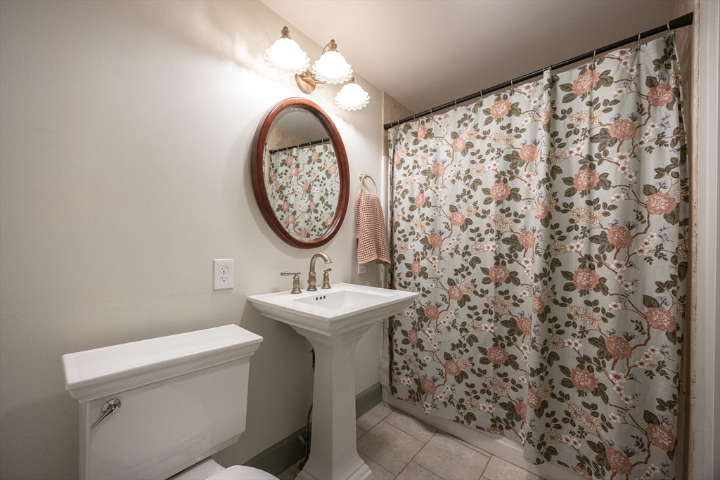 102 Centre Street Danvers, MA 01923 - Photo 15 of 41