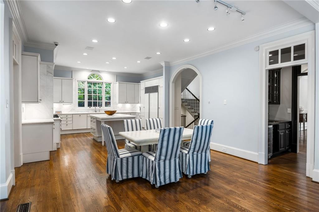 4777 Riverview Road Northwest Sandy Springs, GA 30327 - Photo 9 of 65 Gallery Image 9