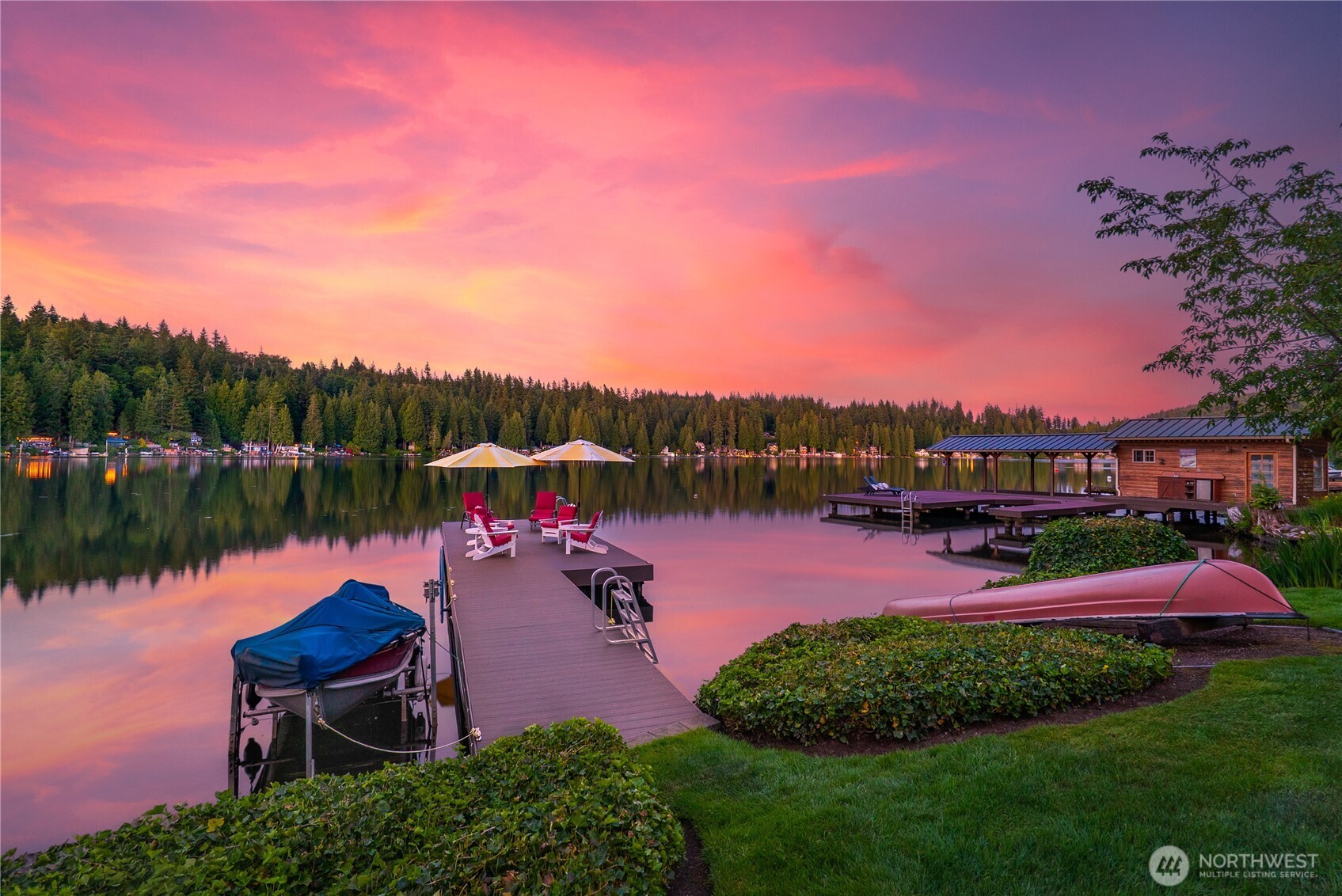 29 Northwest Lake Roesiger Road Snohomish, WA 98290 - Photo 31 of 38 a view of a lake with houses in the back