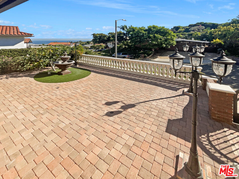 2415 Rue Le Charlene Rancho Palos Verdes, CA 90275 - Photo 12 of 67