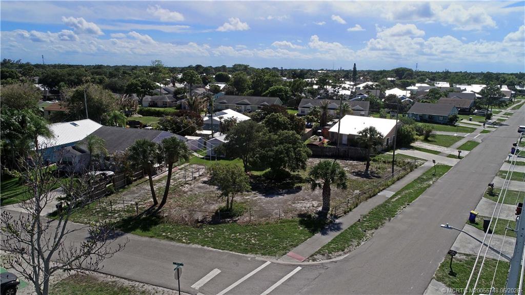5152 Southeast Primrose Way Stuart, FL 34997 - Photo 5 of 13 a view of a city