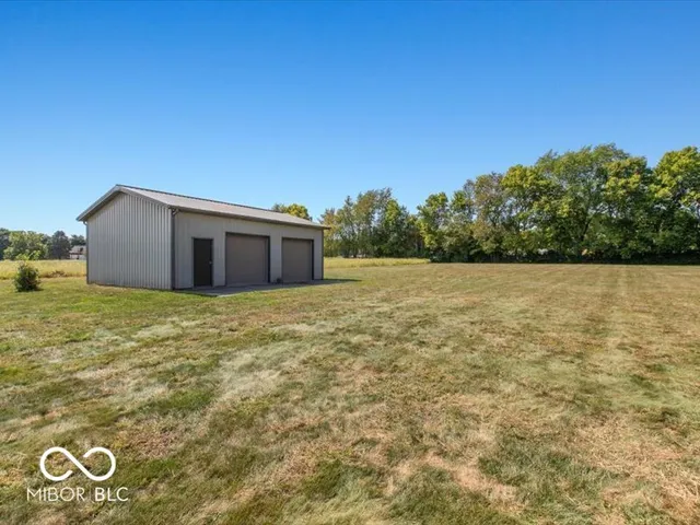 $1,500,000 | 5767 East 161st Street, Noblesville, IN 46062