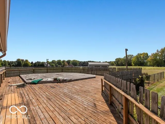 $1,500,000 | 5767 East 161st Street, Noblesville, IN 46062