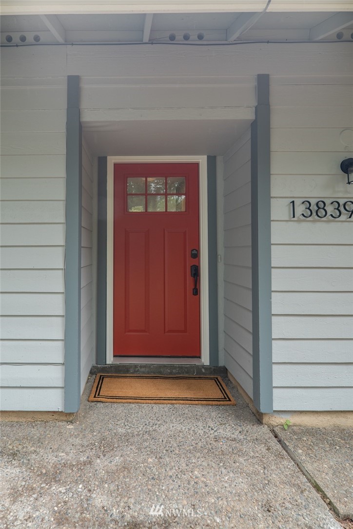 13839-13841 Southeast Allen Rd. Bellevue, WA 98006 - Photo 3 of 25 a view of entrance