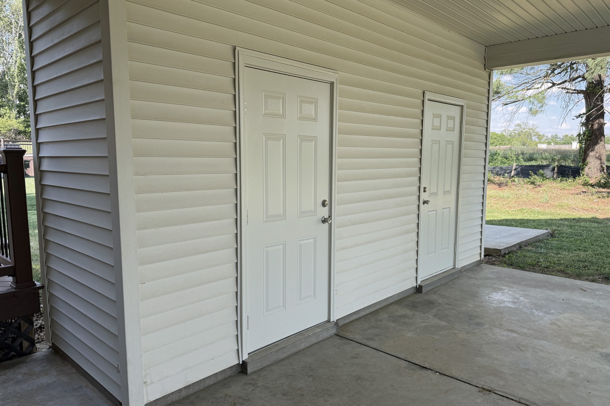 206 Stephens Hill Road Franklin, KY 42134 - Photo 20 of 21 a view of a back yard from a hallway
