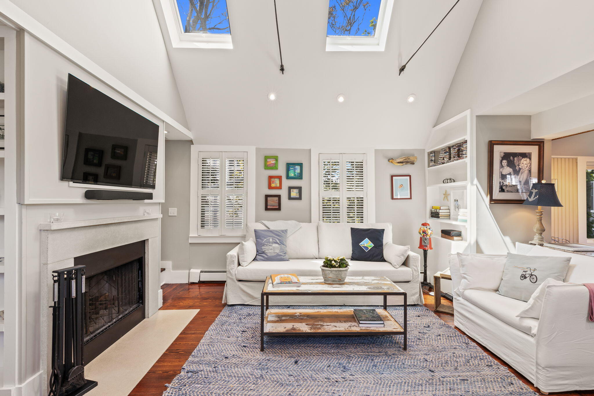 342 B Commercial Street Provincetown, MA 02657 - Photo 5 of 42 61-web-or-mls-342-commercial-st-b