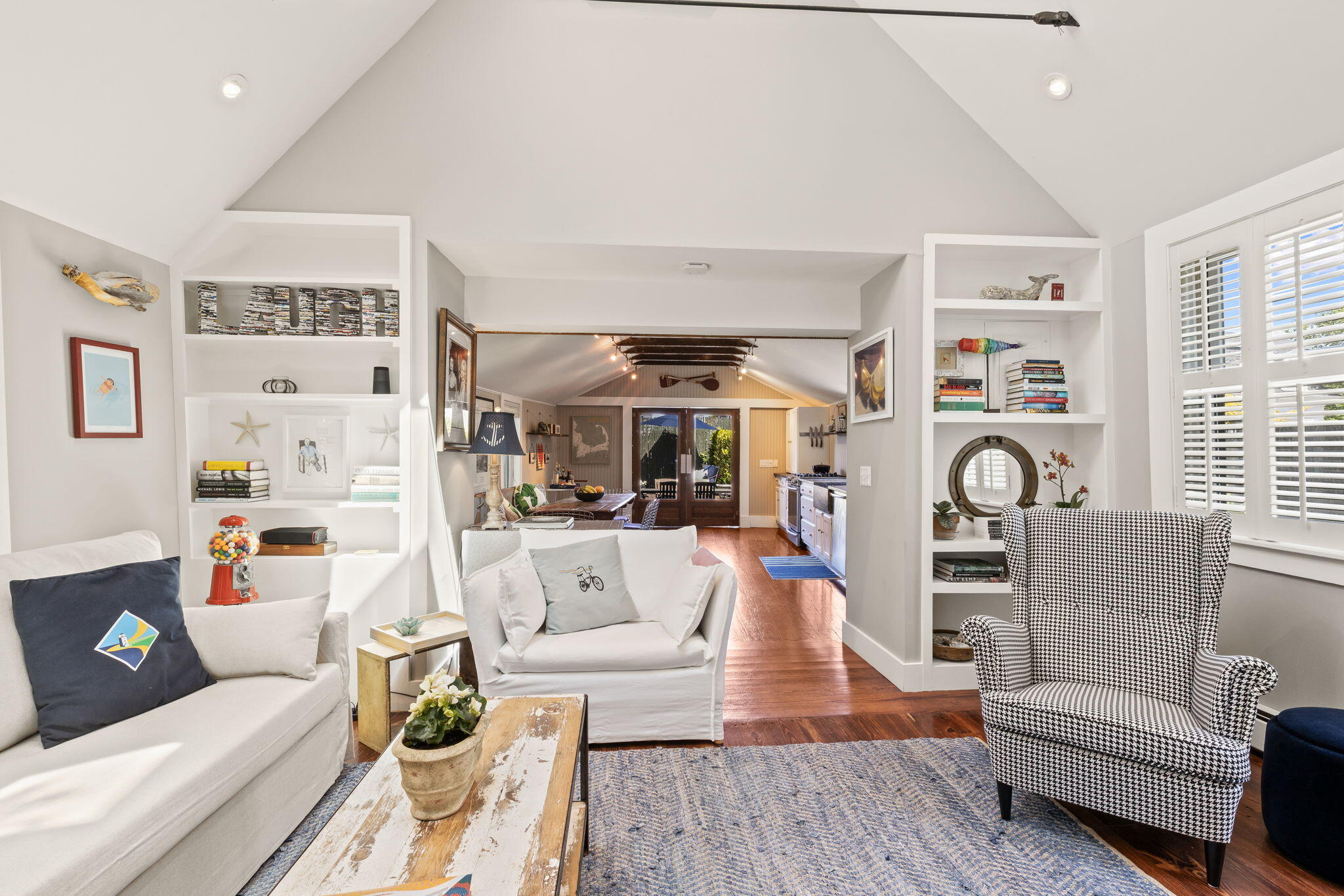 342 B Commercial Street Provincetown, MA 02657 - Photo 7 of 42 63-web-or-mls-342-commercial-st-b