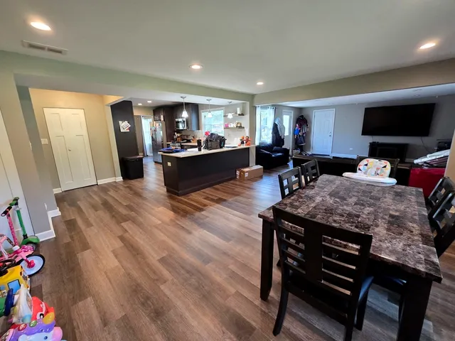 $294,900 | 3898 Montgomery Drive, Crete, IL 60417