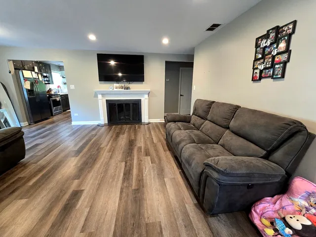 $294,900 | 3898 Montgomery Drive, Crete, IL 60417