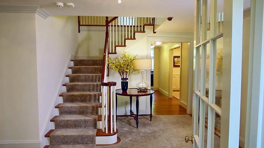 8 Monadnock Road Wellesley, MA 02481 - Photo 4 of 29