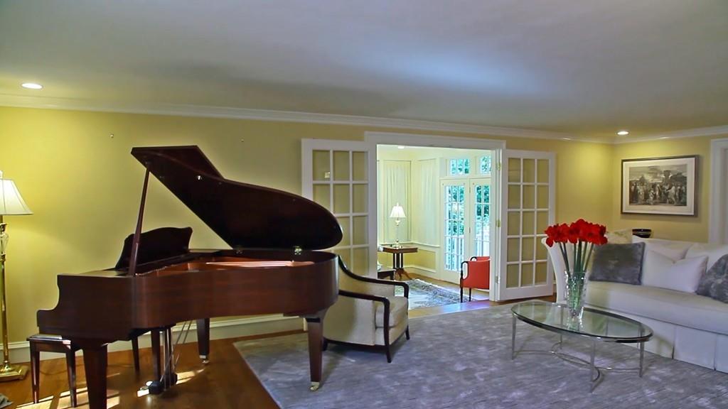8 Monadnock Road Wellesley, MA 02481 - Photo 7 of 29