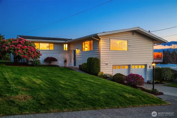 $1,649,000 | 814 Dayton Street, Edmonds, WA 98020